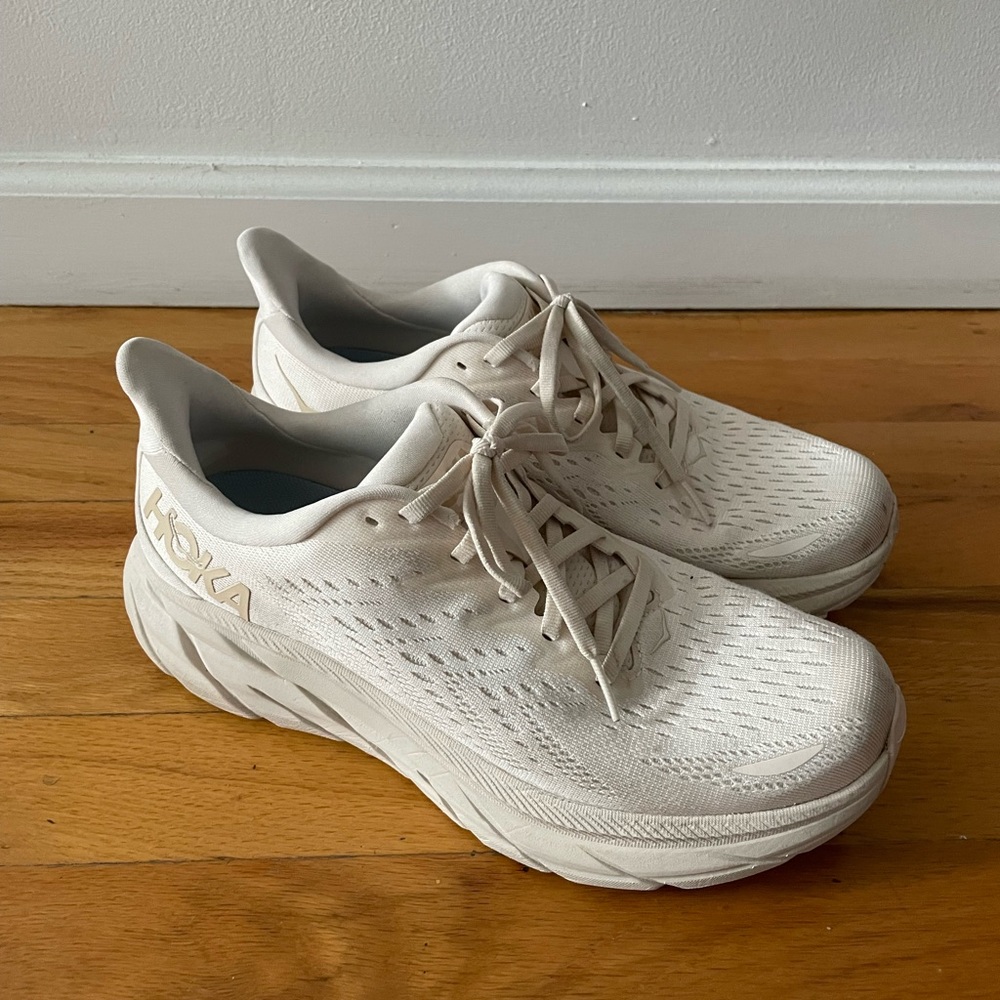 (SOLD) Hoka One Clifton 8